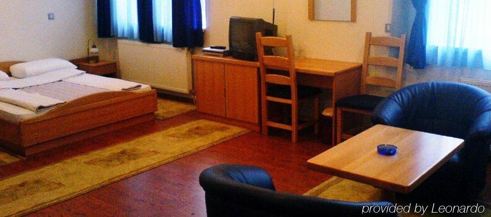 Bm Hotel SJJ